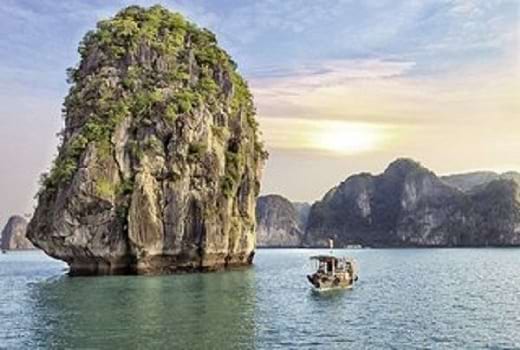 Dschunke Halong-Bucht in Vietnam