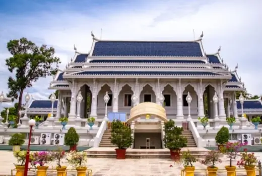 Tempel Wat Kaew Korawaram in Krabi Town